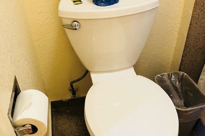 Room 11 of 19