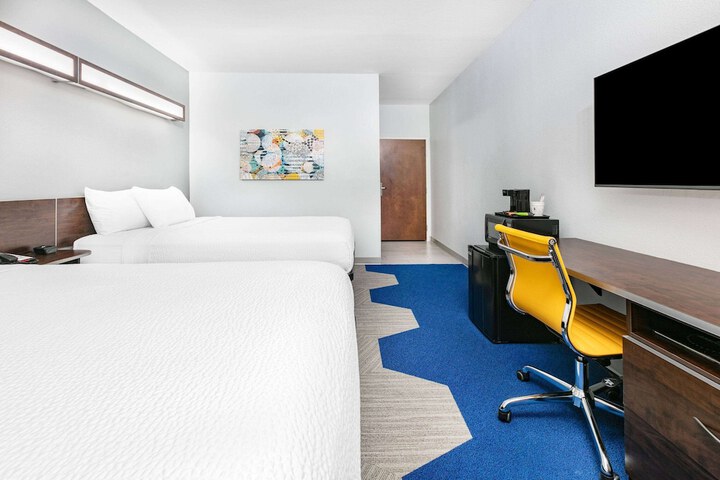 Room 16 of 32