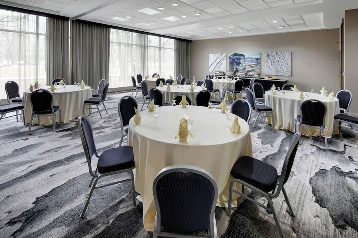 Embassy Suites by Hilton Detroit Troy Auburn Hills