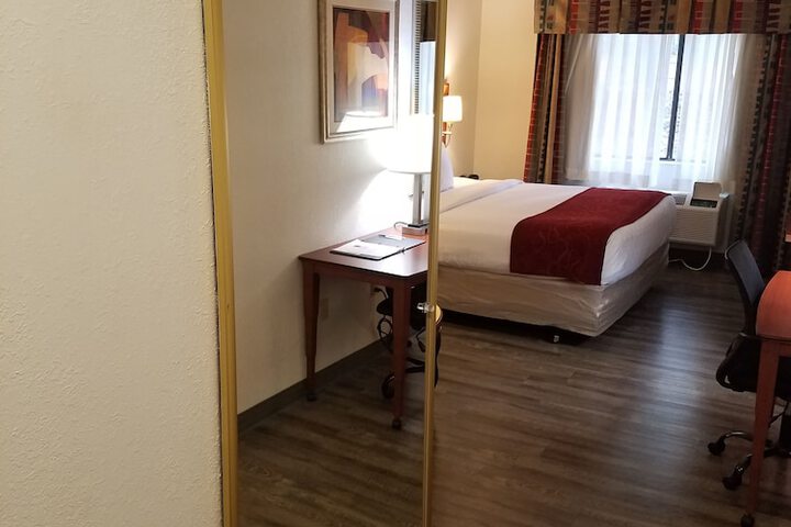 Room 20 of 71