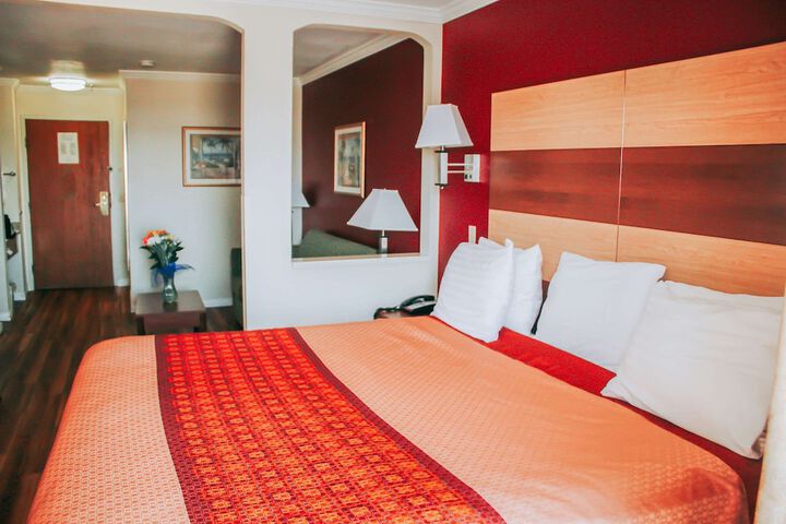 Room 15 of 48