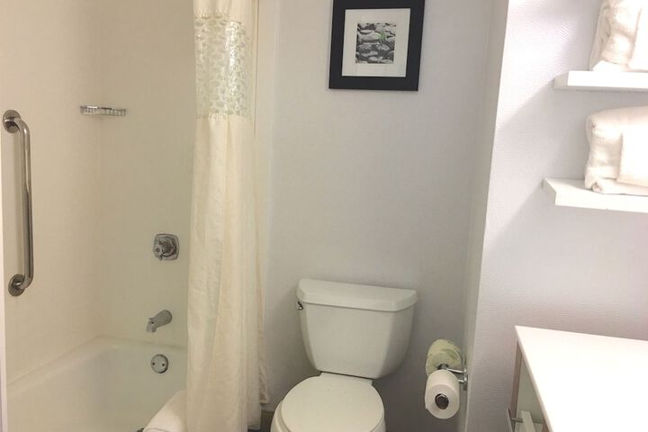 Room 28 of 50