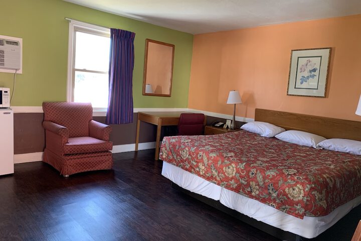 Room 13 of 27