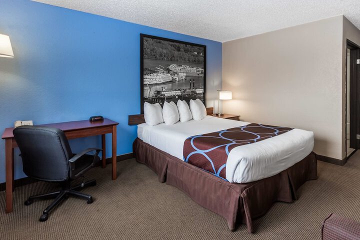 Room 16 of 19