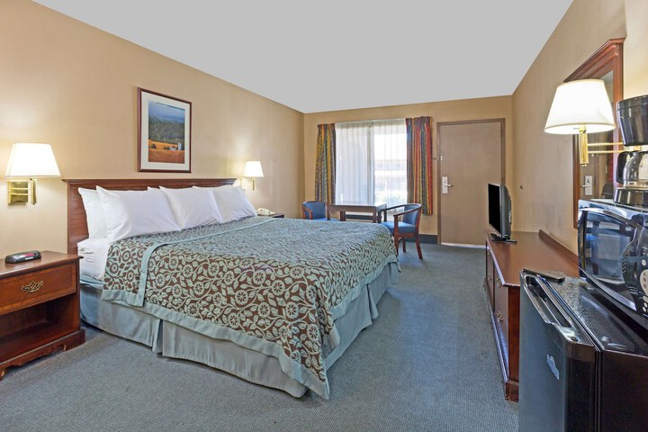 Room 12 of 15