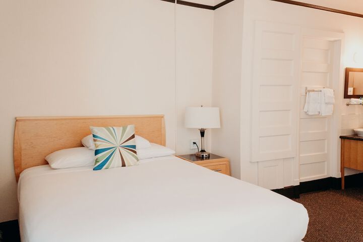 Room 12 of 24