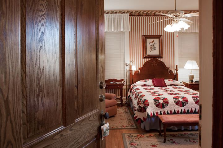 Room 28 of 64