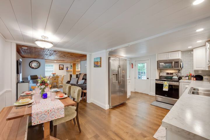 Charming Manheim Cottage w / On-site Animal Viewing
