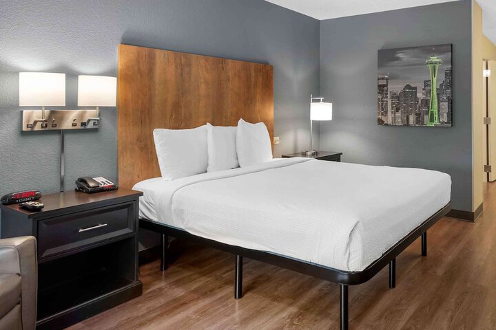 Room 17 of 29