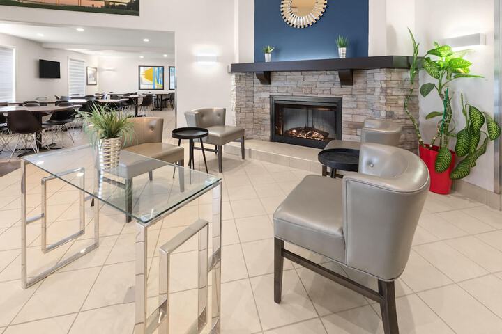 Super 8 by Wyndham Trois-Rivieres