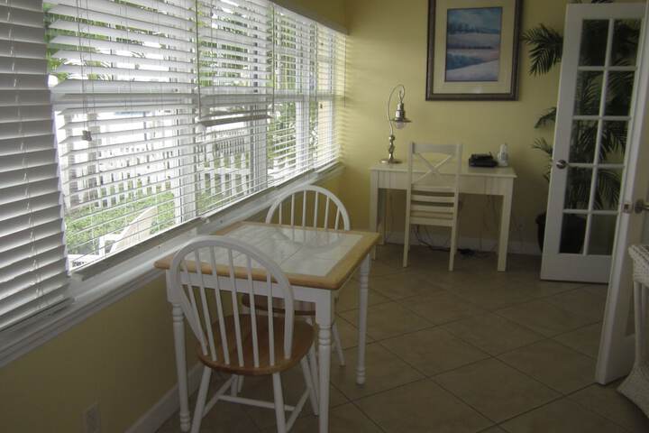 Barefoot Beach Resort