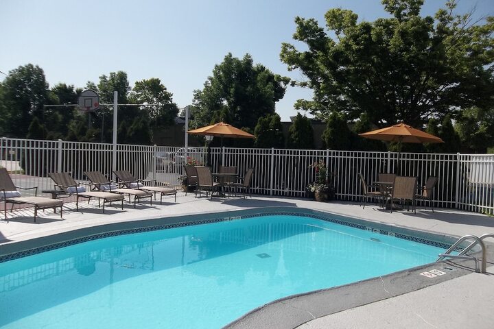 Pool 4 of 40