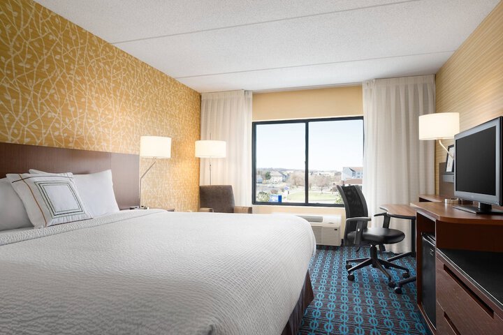 Room 13 of 18