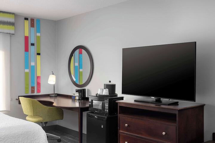 Room 13 of 30