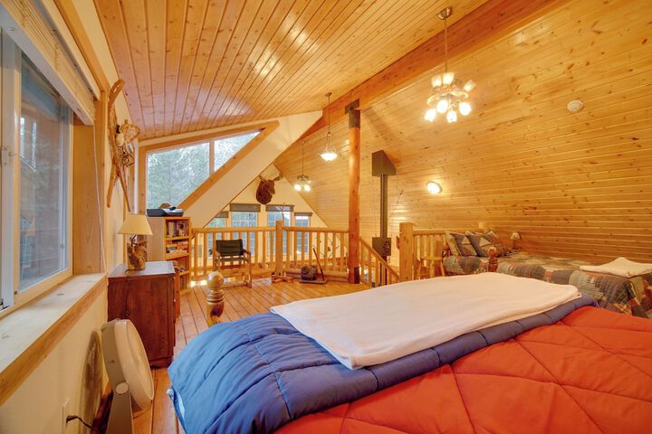 Donnelly Cabin w / Private Deck: Near Lake Cascade!
