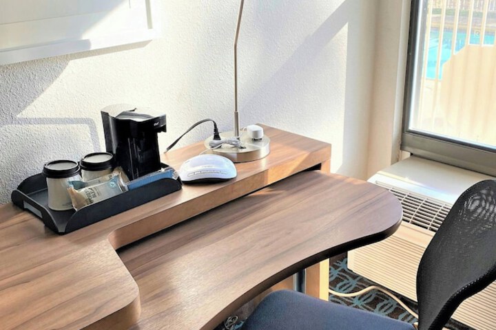 Room 17 of 32