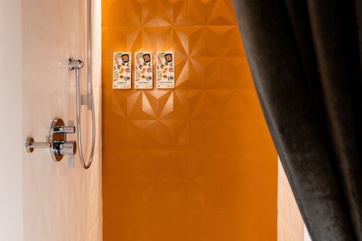 Room 34 of 98