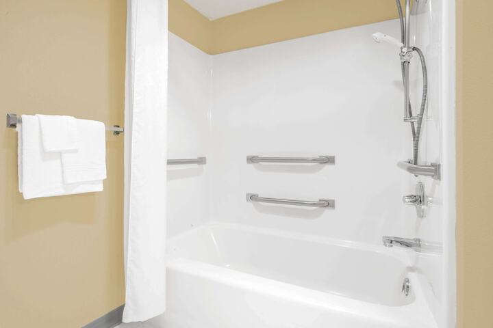 Room 7 of 19