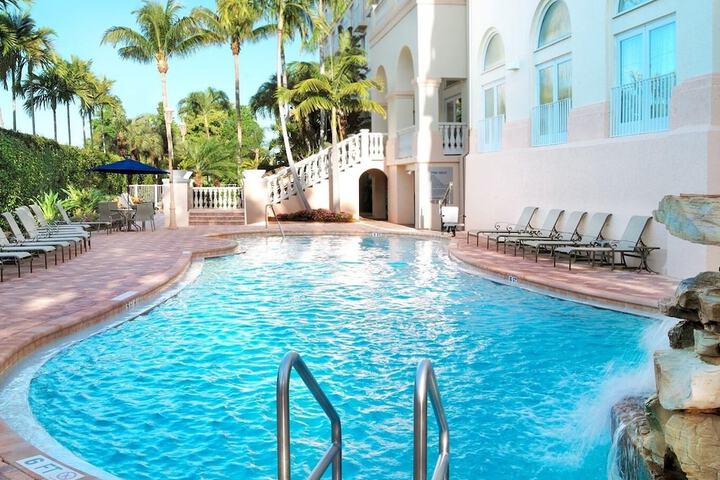 Hilton Naples