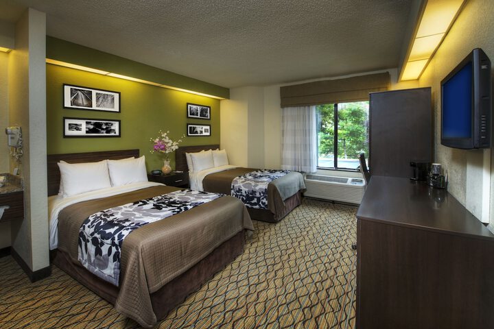 Room 17 of 35
