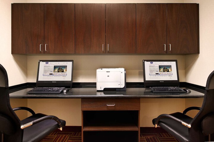 Business Center 69 of 70