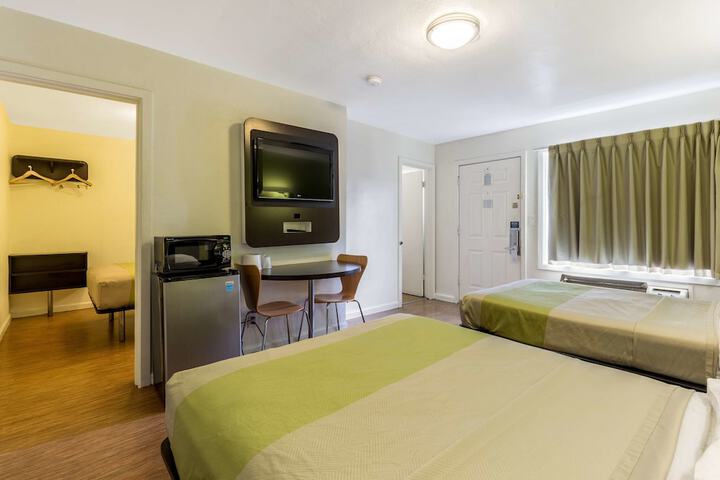 Room 19 of 30