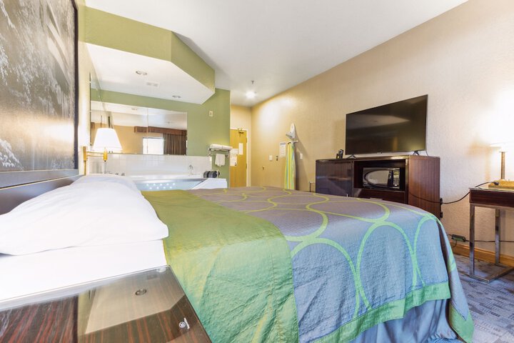 Super 8 by Wyndham Uniontown PA