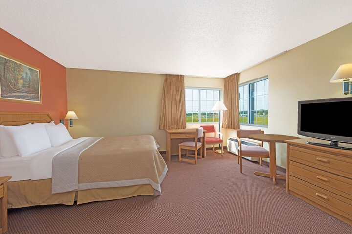 Days Inn by Wyndham Cameron