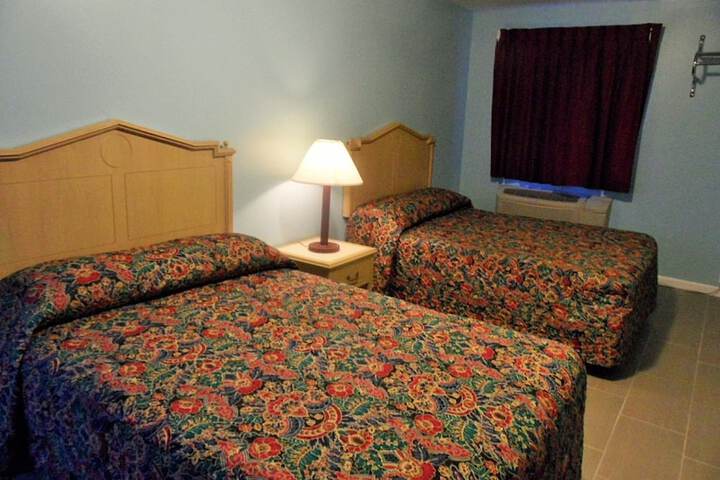 Room 9 of 25