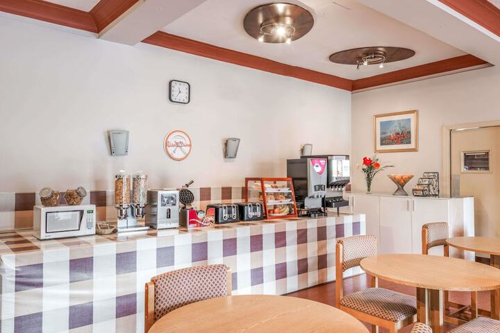 Breakfast/Coffee Service 18 of 18