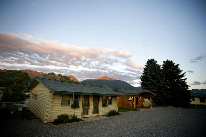Yellowstone Valley Lodge an Ascend Collection Hotel