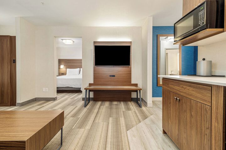 Room 127 of 348