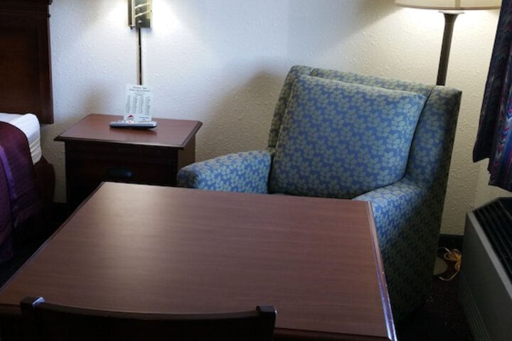 Room 5 of 17