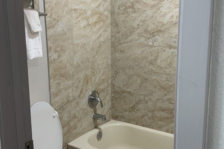 Room 10 of 31