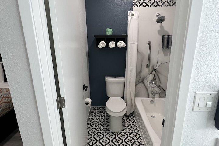 Room 27 of 52