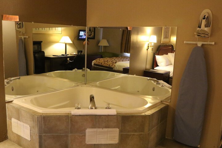 Hot Tub 66 of 74