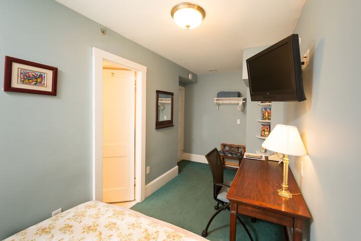 Room 31 of 38