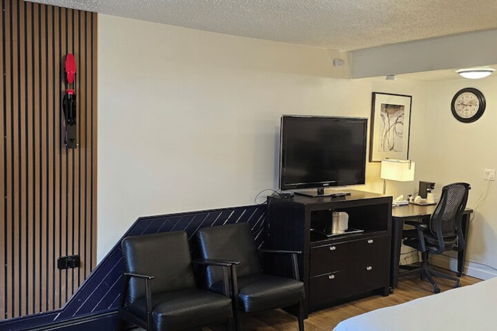 H & H Motor Lodge