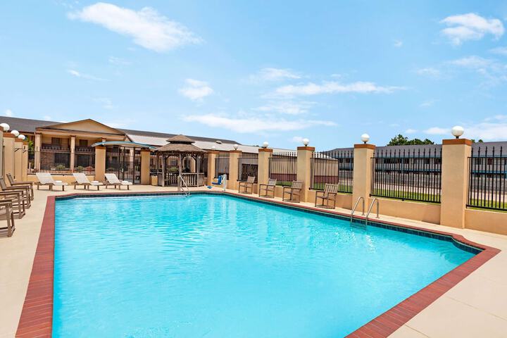 Pool 6 of 40