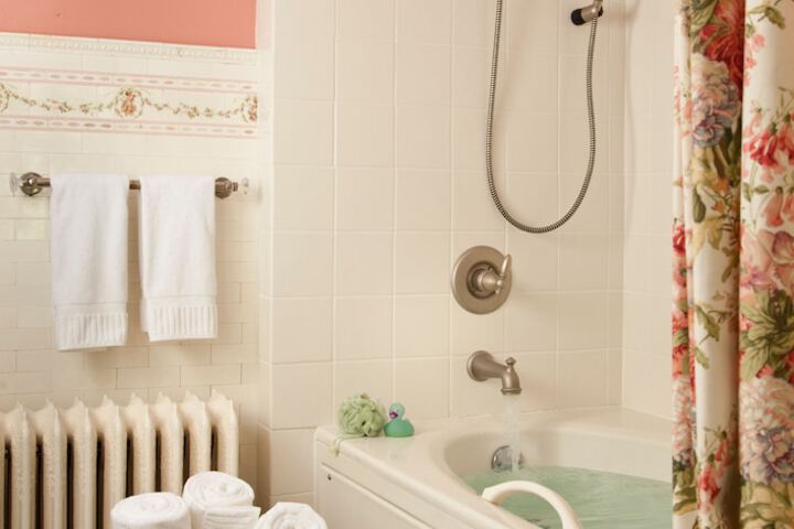 B. F. Hiestand House Bed & Breakfast