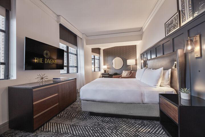 Room 32 of 61