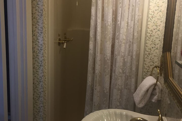 Room 12 of 24