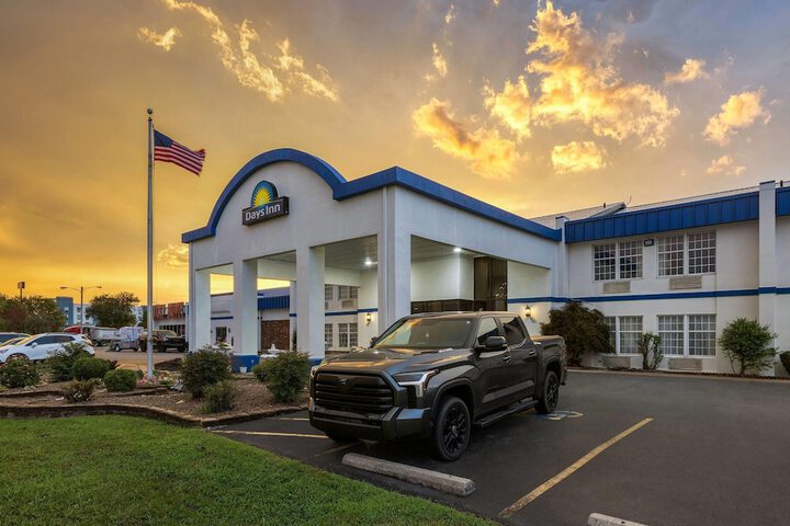 Days Inn by Wyndham Madisonville