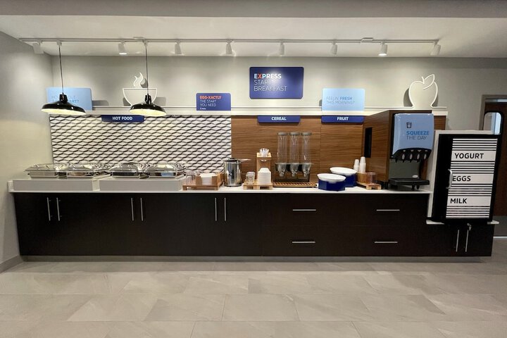 Breakfast/Coffee Service 45 of 50