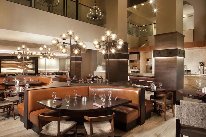 Dining 67 of 76