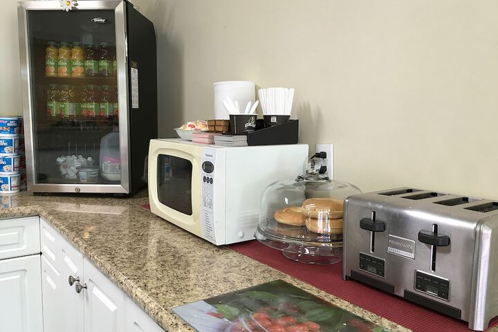 Breakfast/Coffee Service 20 of 24
