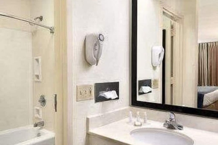 Room 5 of 22