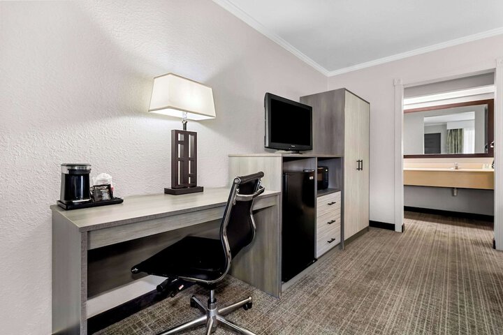 Room 11 of 42