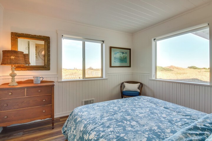 Beachfront Bandon Vacation Rental w / Ocean View!