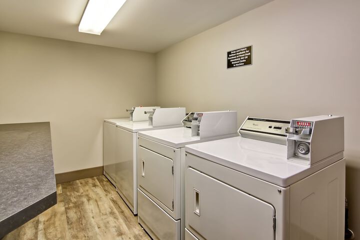 Room 25 of 39